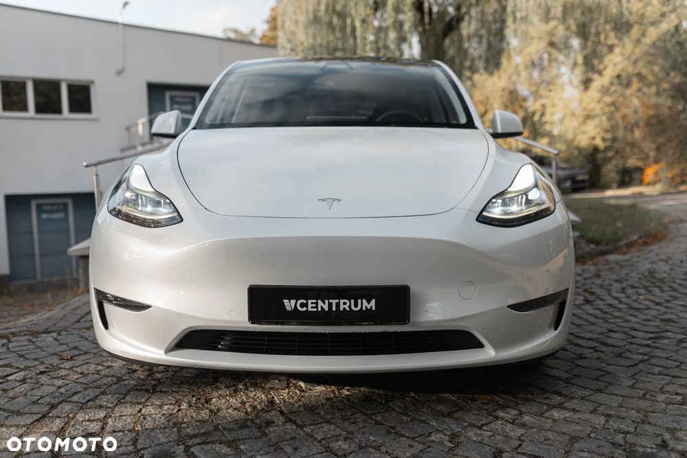 Tesla Y Performance AWD - 5