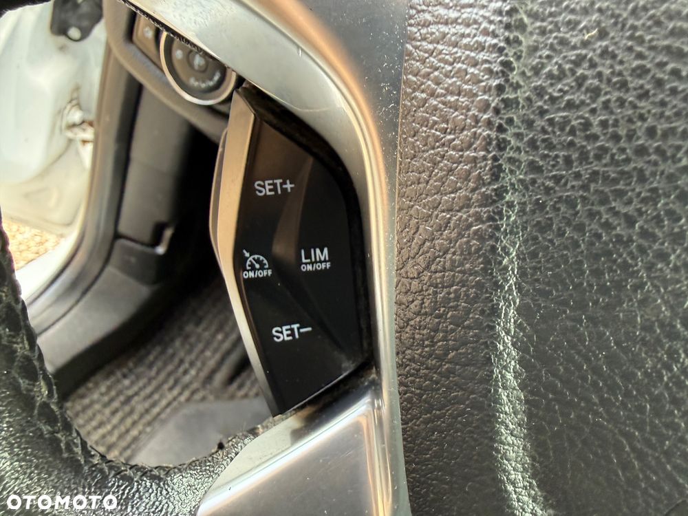 Ford Transit Connect - 25