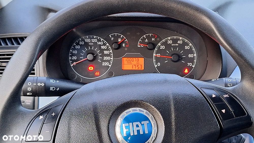Fiat Grande Punto - 8