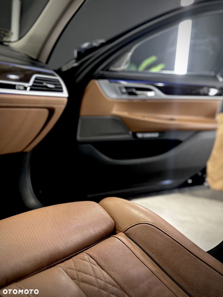 BMW Seria 7 - 13
