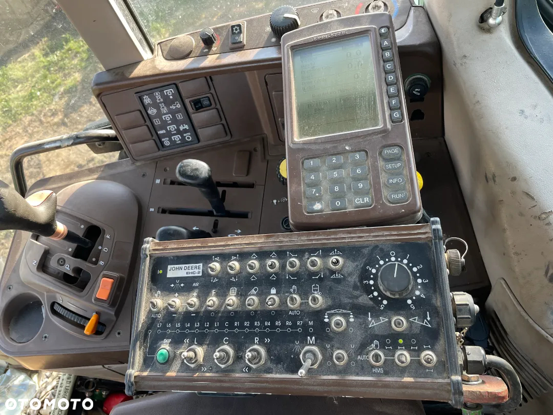 John Deere 832 - 21
