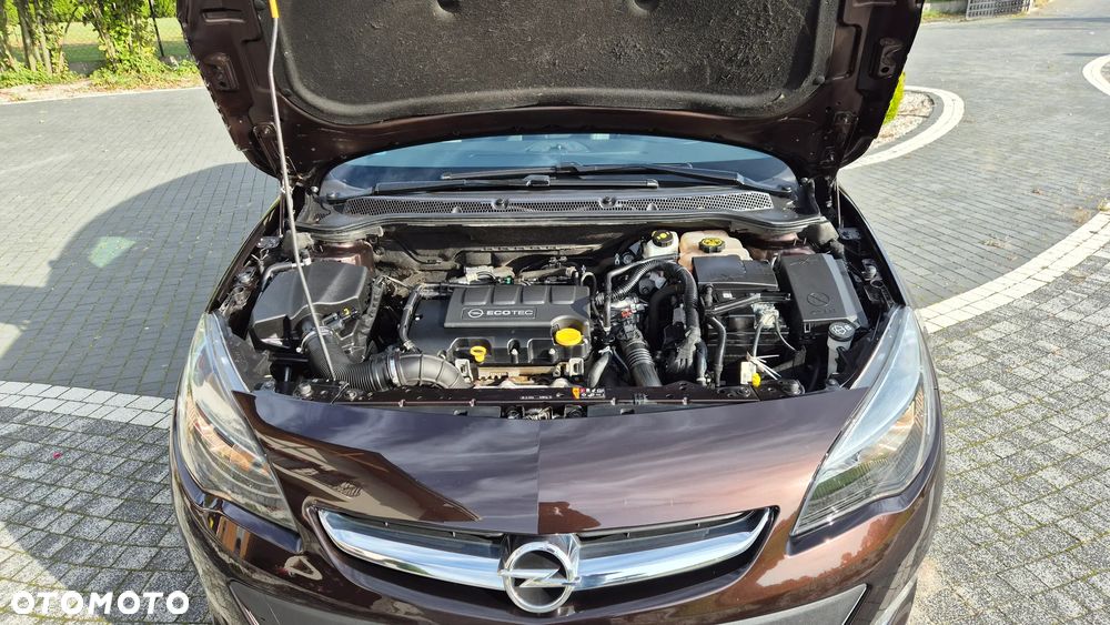 Opel Astra IV 1.4 T Cosmo - 11