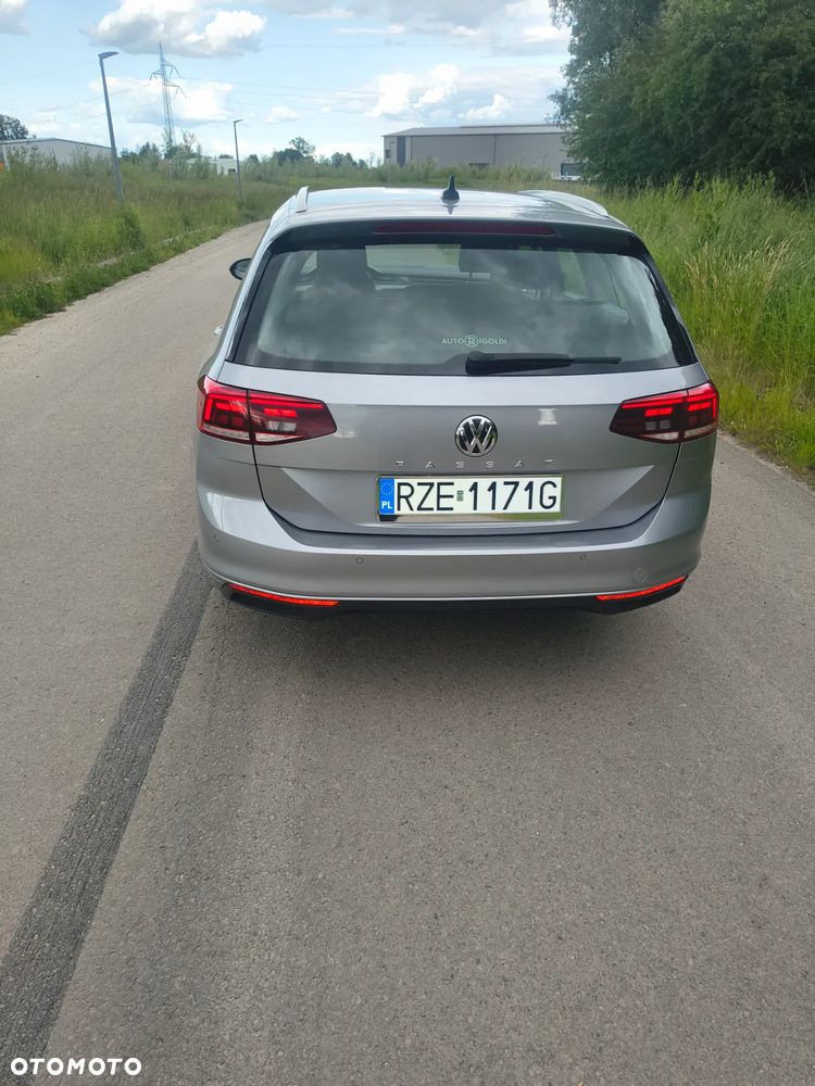 Volkswagen Passat 2.0 TDI SCR DSG Comfortline - 4