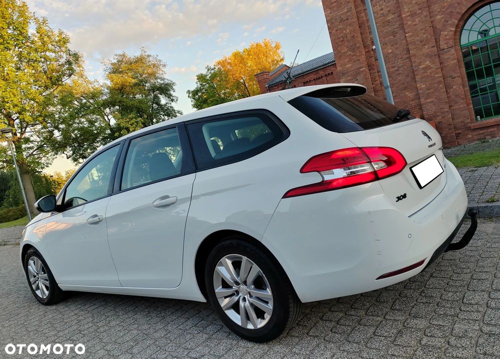 Peugeot 308 1.6 BlueHDi Allure S&S - 11