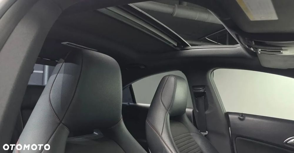 Mercedes-Benz CLA 250 4Matic 7G-DCT AMG Line - 14
