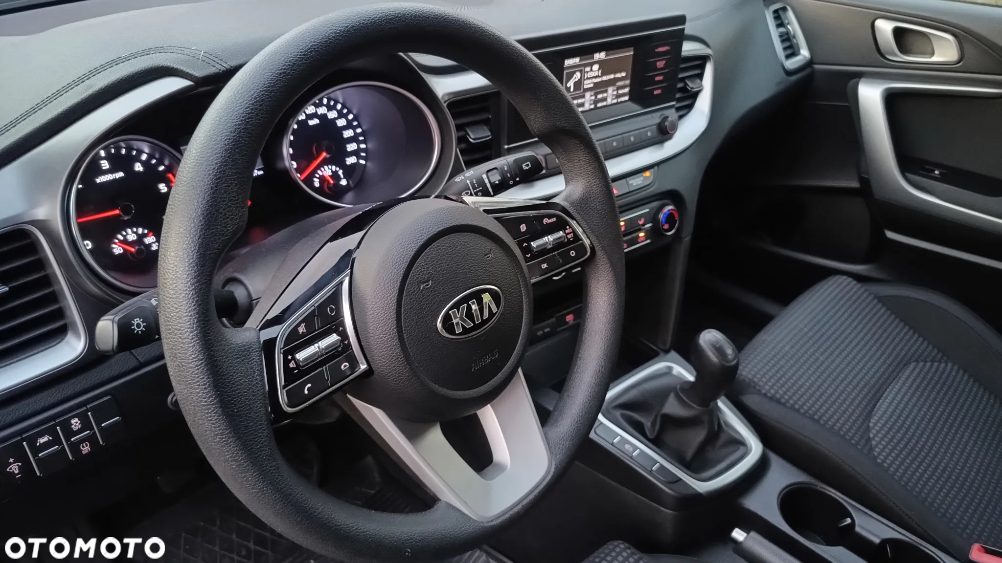 Kia Ceed 1.6 CRDi SCR M - 24