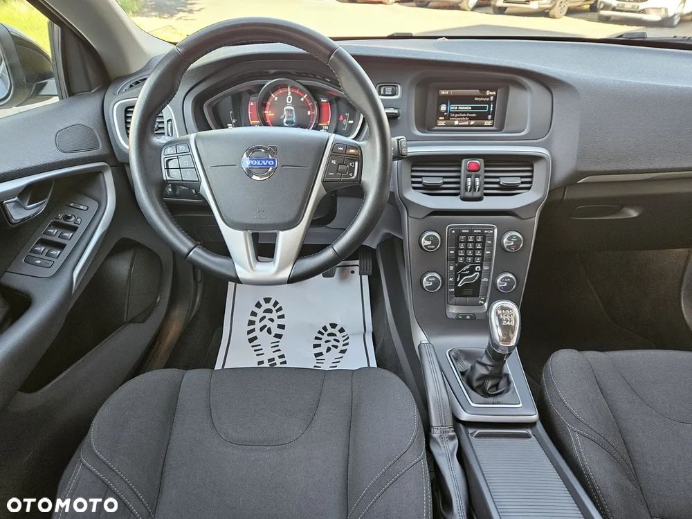 Volvo V40 D2 Momentum - 9