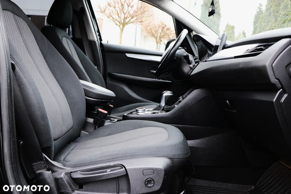 BMW Seria 2 218d Sport - 25