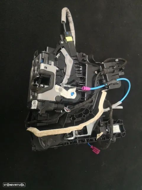 Fechadura da porta frente direita com mecanismo original Mercedes W205 C-Class 2014+ - 2