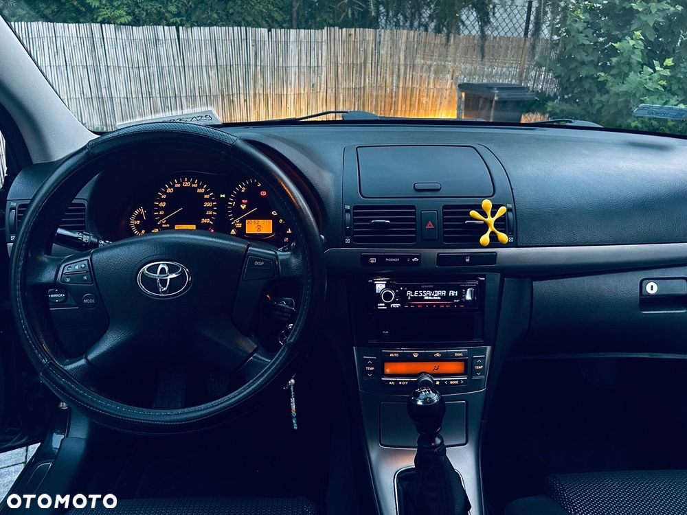 Toyota Avensis 2.0 D-4D - 13