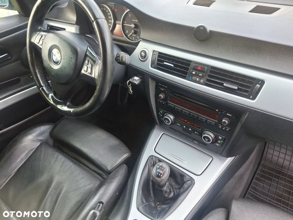 BMW Seria 3 318d DPF Edition Sport - 19
