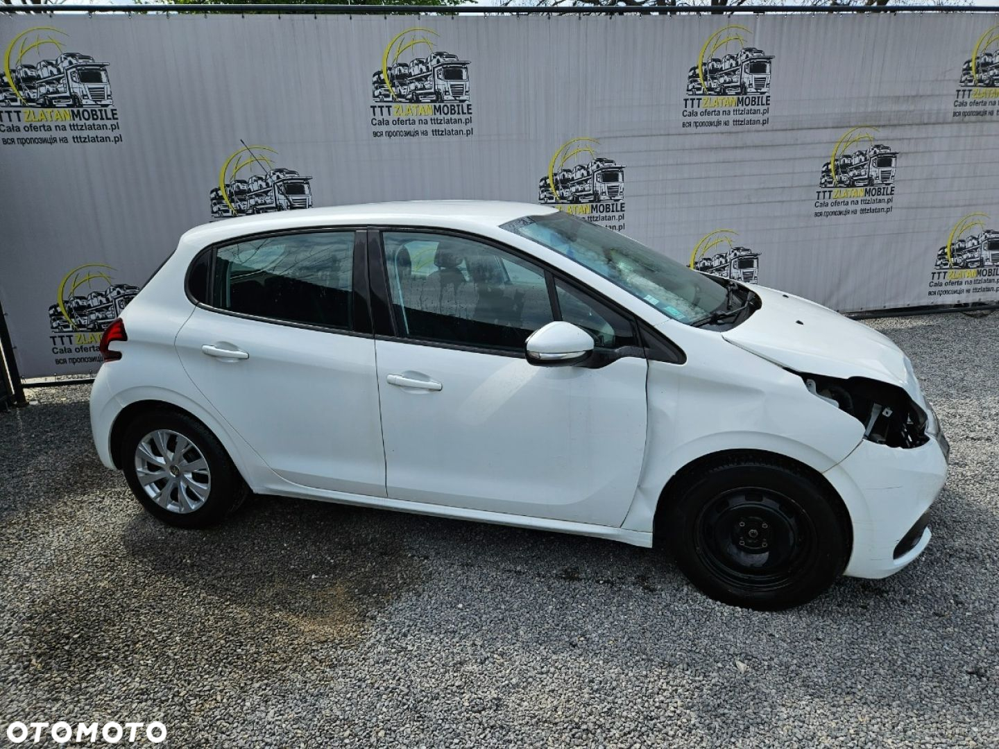 Peugeot 208 - 11