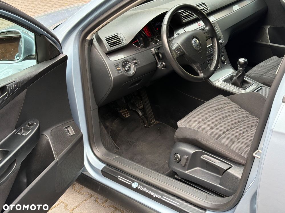 Volkswagen Passat - 24