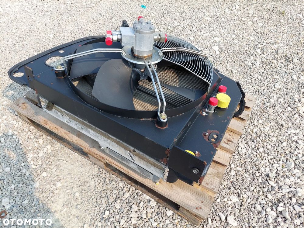 [17][69×70] Chłodnica cieczy oleju wody zespół chłodnic intercooler Manitou MT 1840 [PGI 51146] - 7