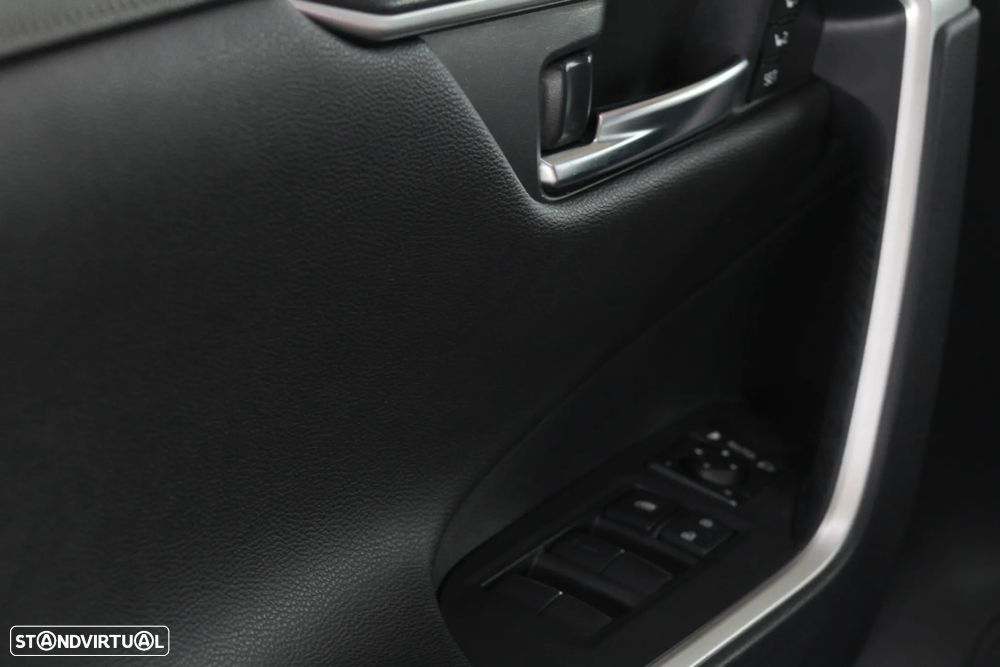 Toyota RAV4 2.5 HDF Lounge - 24