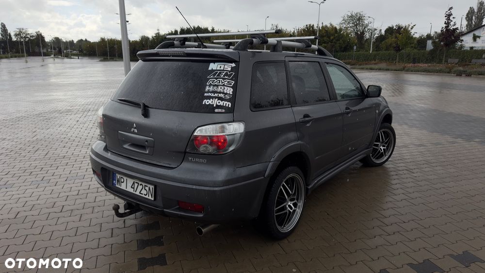 Mitsubishi Outlander 2.0 Turbo - 4