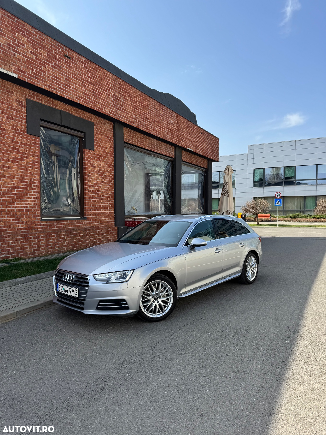 Audi A4 Avant 2.0 40 TDI S tronic Advanced - 2