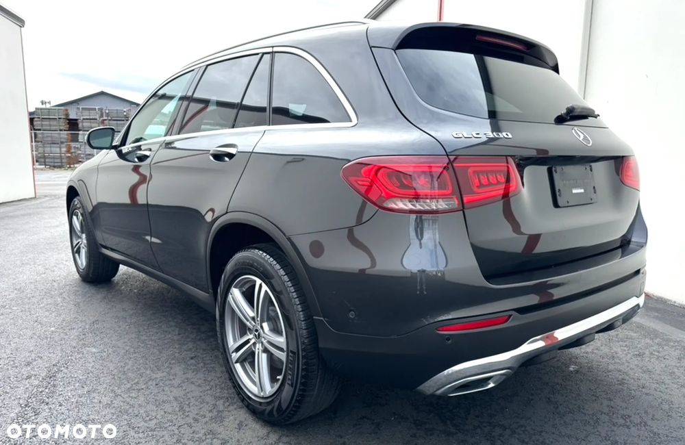 Mercedes-Benz GLC 300 4Matic 9G-TRONIC Exclusive - 9