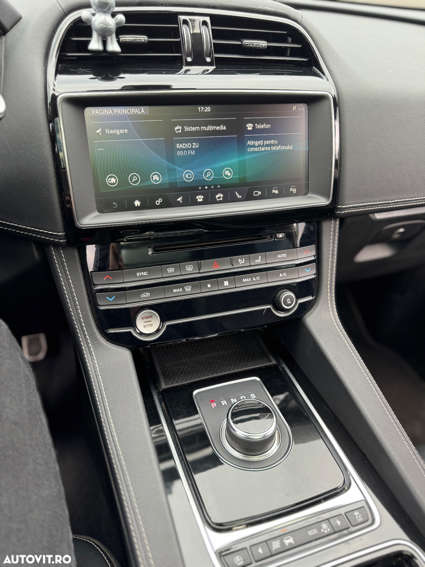 Jaguar F-Pace 30d AWD R-Sport - 13
