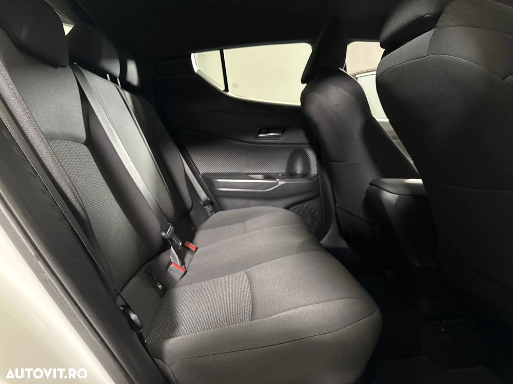 Toyota C-HR - 13