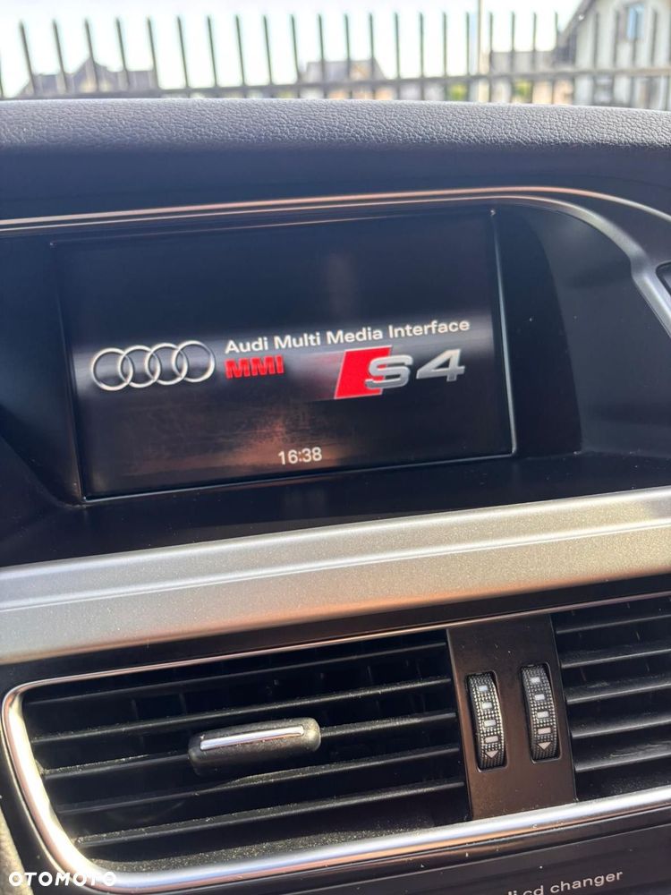 Audi A4 Avant - 25