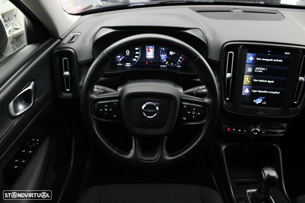 Volvo XC 40 1.5 T2 Momentum Core - 10