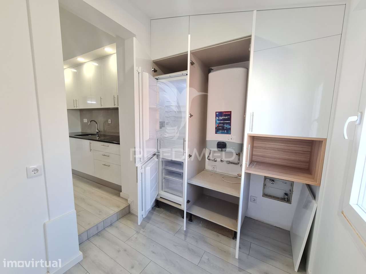 Apartamento T2 com mezzanine e 3 WCs - Metro Laranjeiras - Grande imagem: 4/22