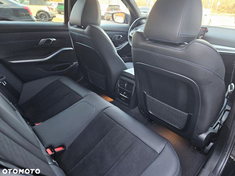 BMW Seria 3 - 34