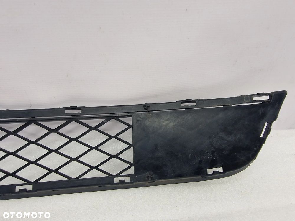 BMW X3 F25 10- KRATKA ŚRODKOWA ZDERZAKA PRZEDNIEGO PRZÓD , NR 51117210465 , NR AUKCJI KR136 - 10
