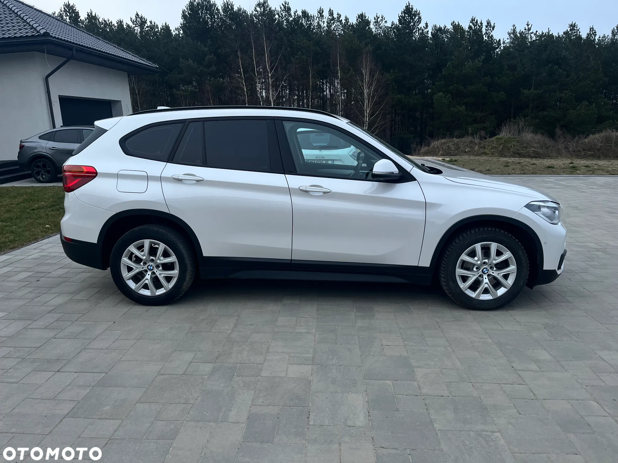 BMW X1 sDrive18i Business Edition - 4