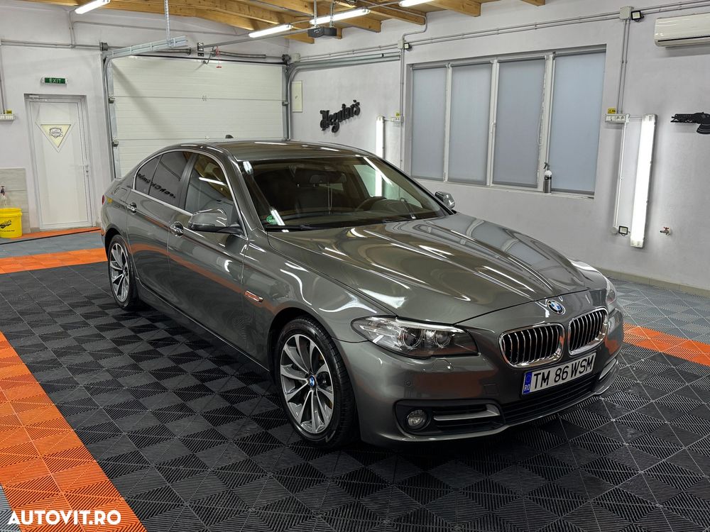 BMW Seria 5 525d Sport-Aut. Luxury Line - 2