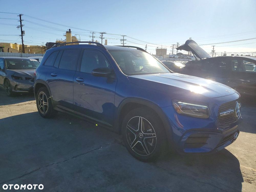 Mercedes-Benz GLB 250 4-Matic 8G-DCT - 2