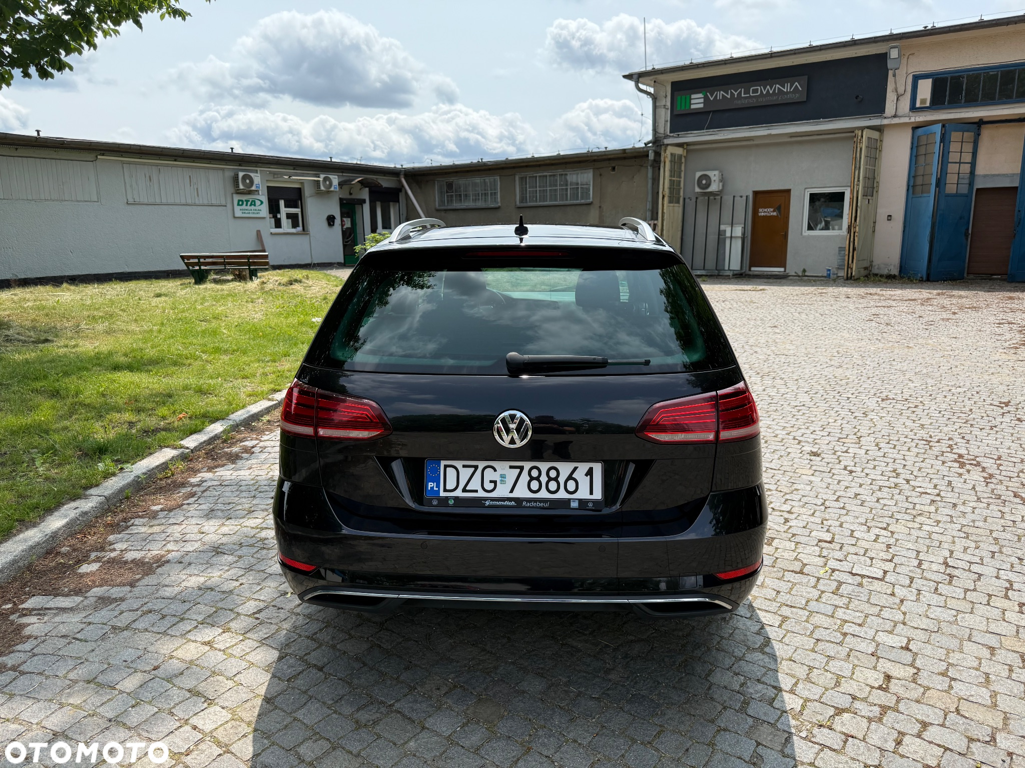 Volkswagen Golf 1.6 TDI DSG Sound - 4