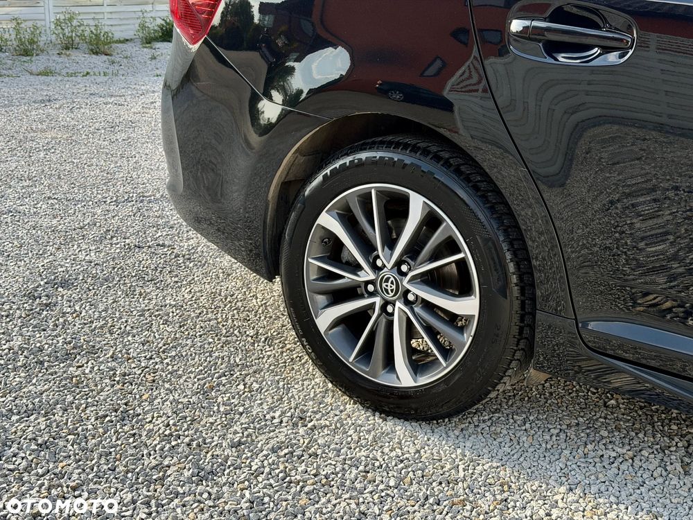 Toyota Avensis 2.0 D-4D Premium - 26