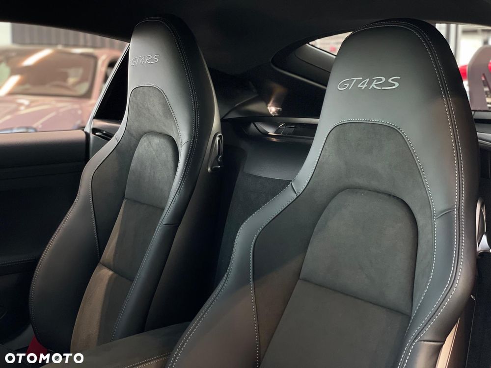 Porsche 718 Cayman GT4 RS - 11