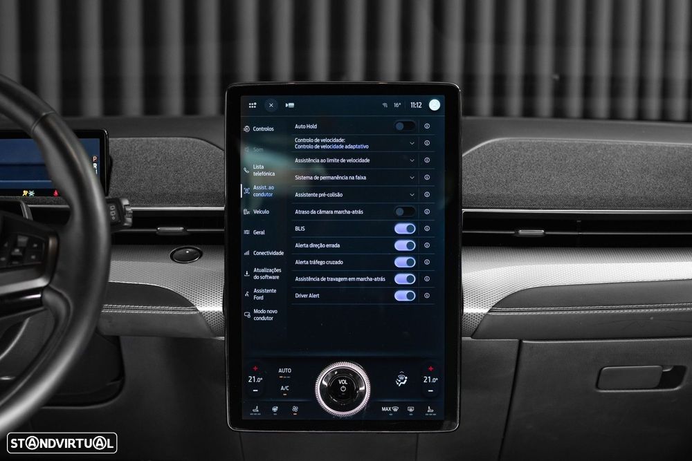 Ford Mustang Mach-E Standard - 31