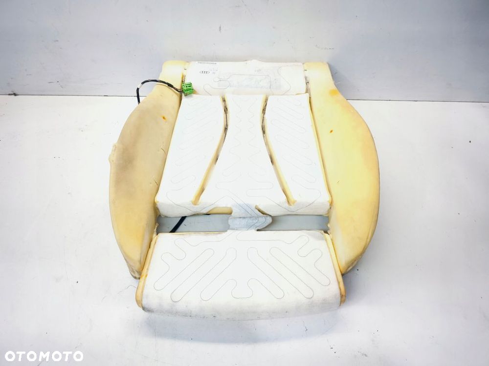 MATA GRZEWCZA FOTELA LEWA LUB PRAWA SIEDZISKO DÓŁ AUDI A3 8V 8V0963555E - 1