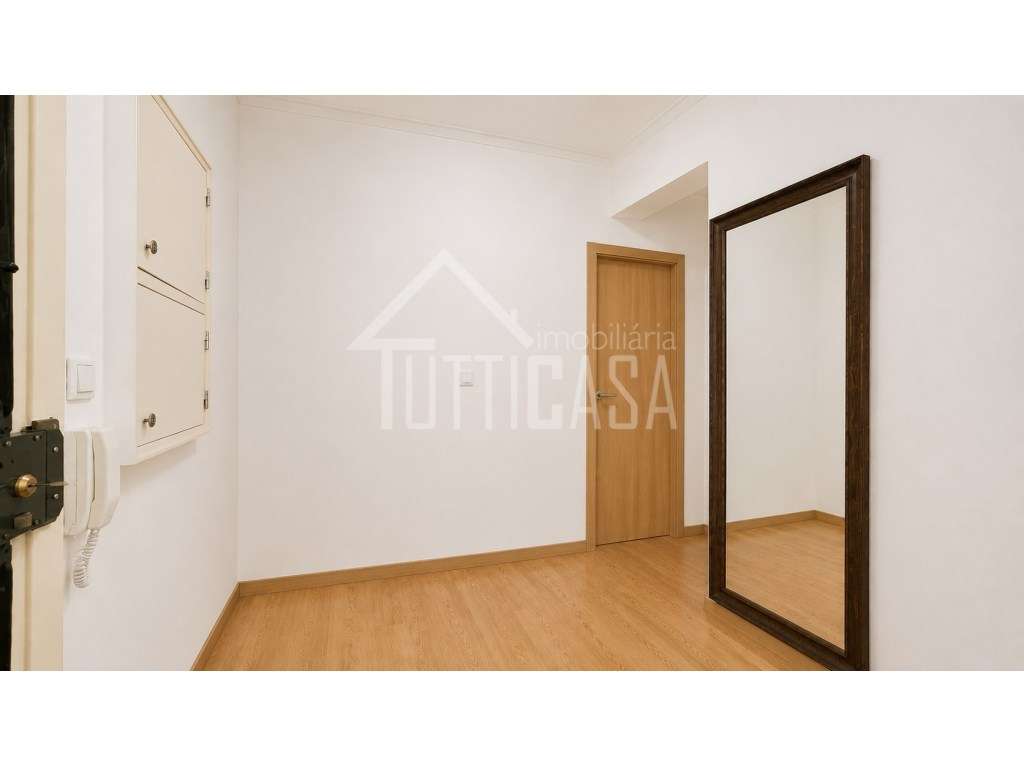Apartamento T1 renovado em Olival Basto - Grande imagem: 4/19