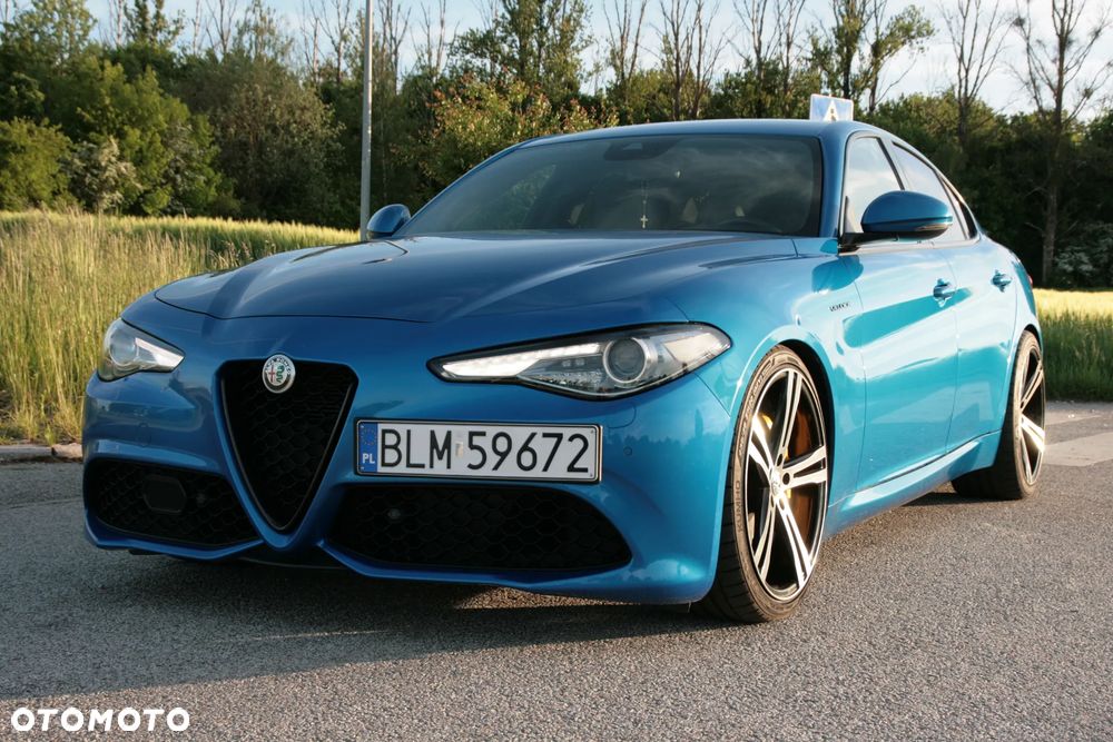 Alfa Romeo Giulia 2.0 Turbo 16V AT8-Q4 Veloce - 4