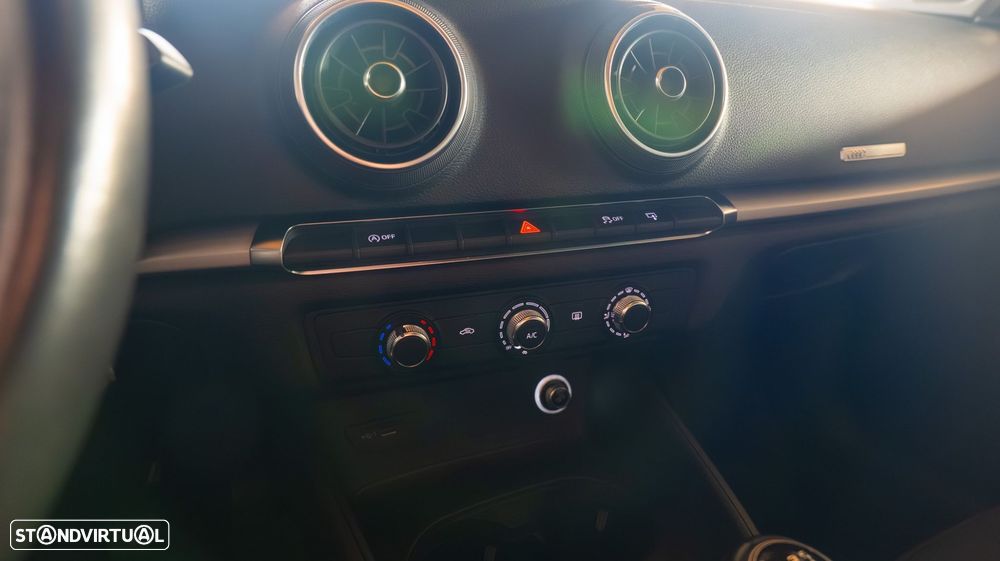 Audi A3 Sportback 2.0 TDI Advance - 17