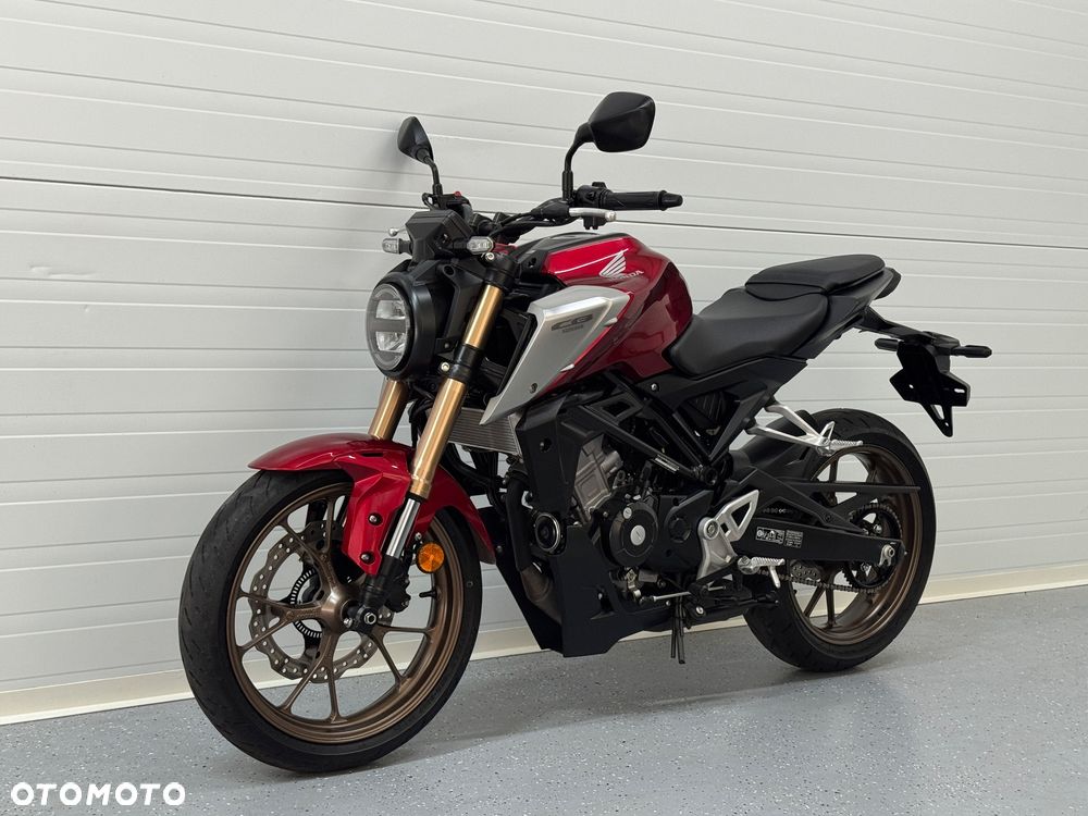 Honda CB - 12