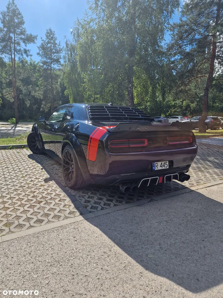 Dodge Challenger - 7