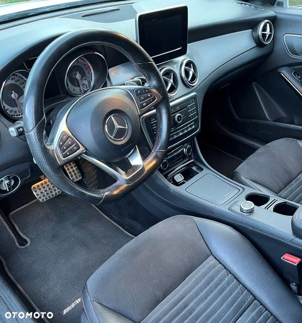 Mercedes-Benz CLA 200 7G-DCT AMG Line - 17