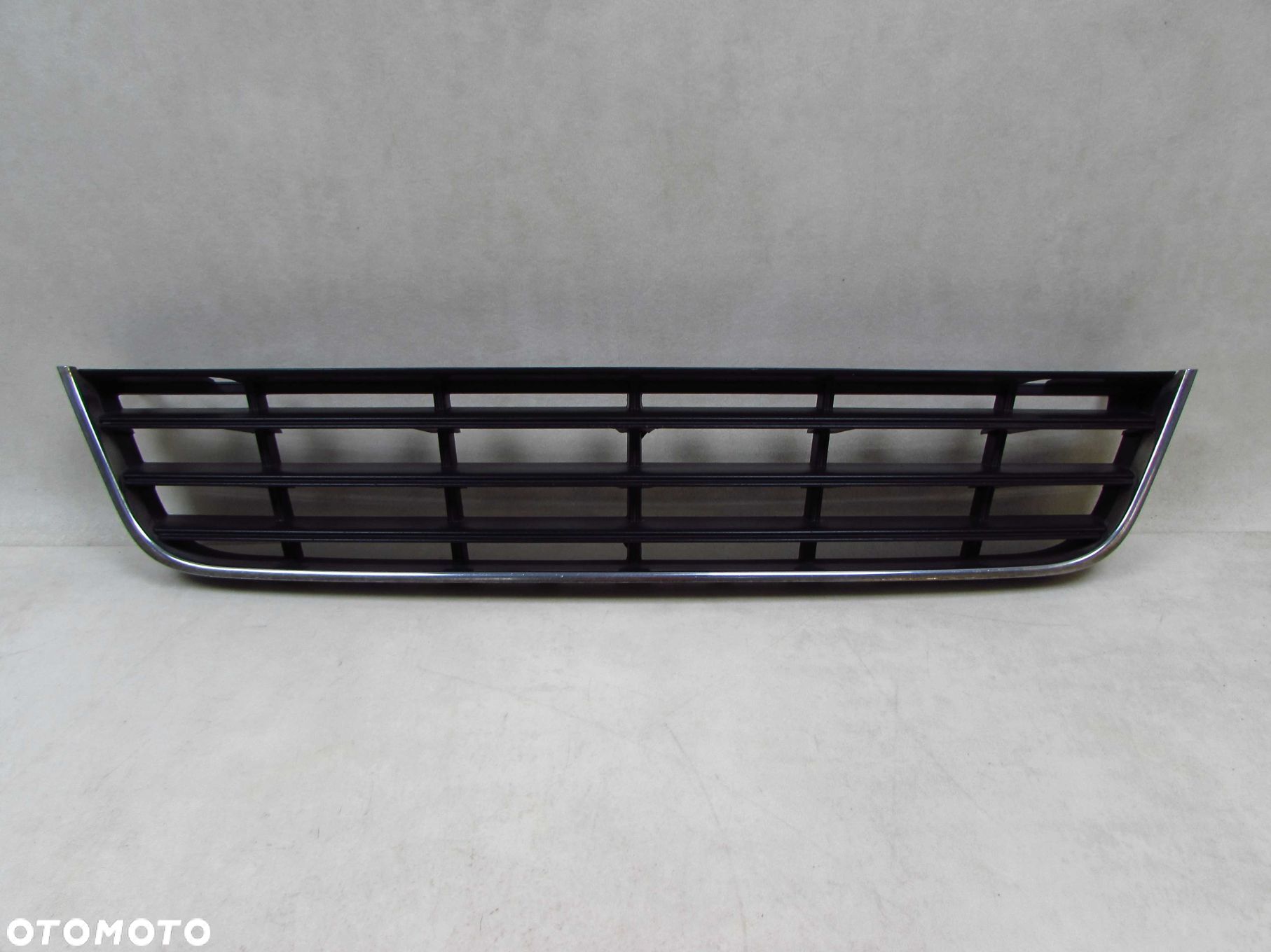 VW PASSAT B6 05-10 KRATAKA ATRAPA ZASLEPKA SRODKOWA ZDERZAKA 3C0853677 - 1