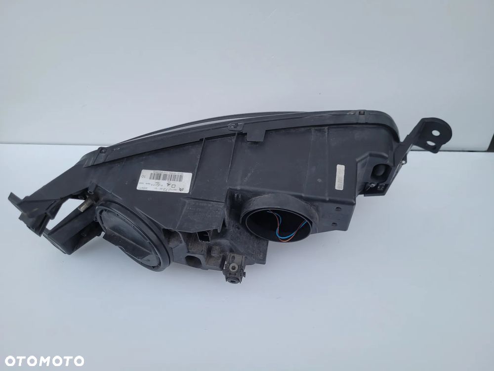 Citroen C4 Grand Picasso lampa przod lewa zwykla - 5