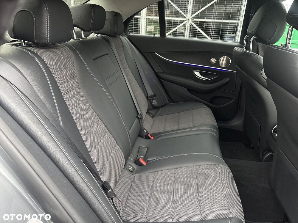 Mercedes-Benz Klasa E - 21