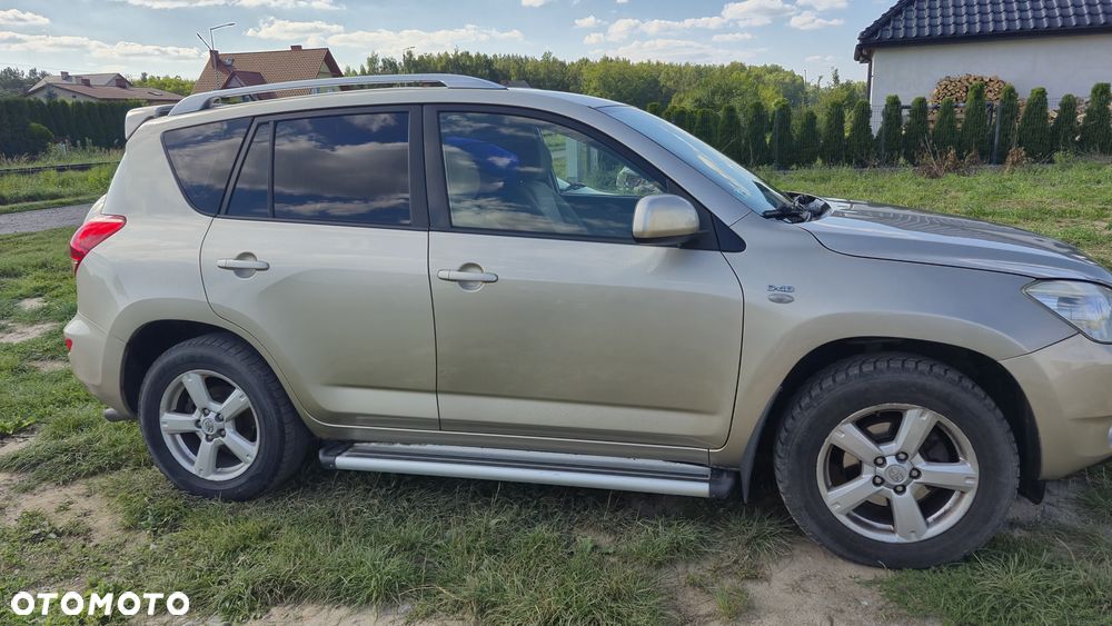 Toyota RAV4 2.2 D-4D 4x4 - 2