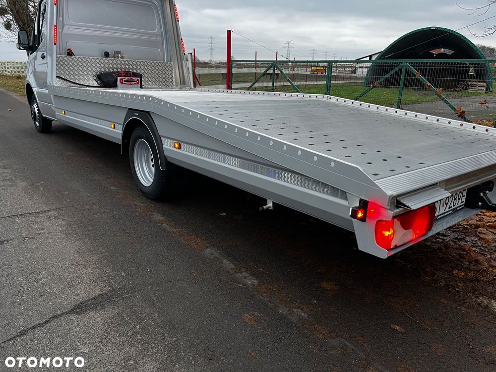 Mercedes-Benz Sprinter - 21