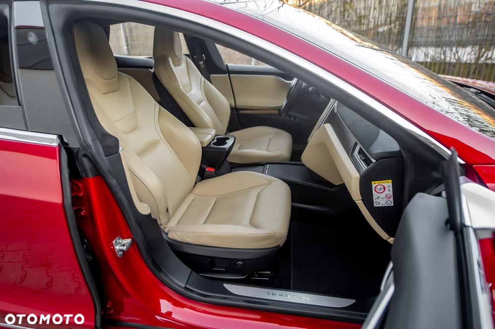 Tesla Model S - 23