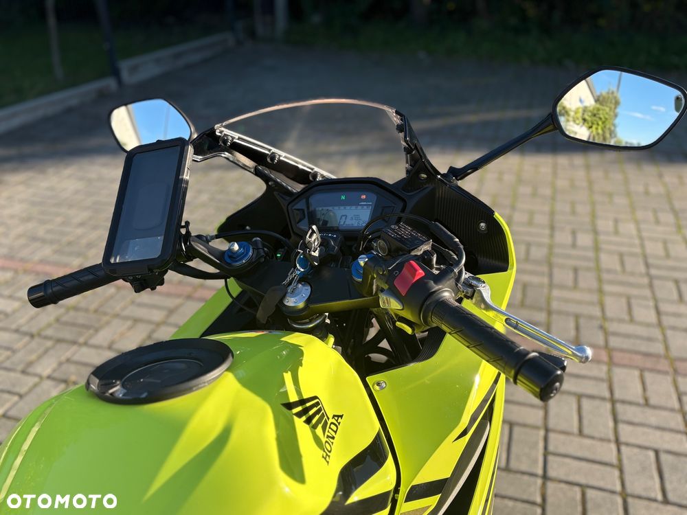 Honda CBR - 24